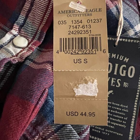 American Eagle nwt size small burgundy button down with snap buttons - Picture 8 of 8